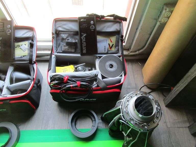 Aputure 120dII Light Storm COB Light w/ Light Dome and Case