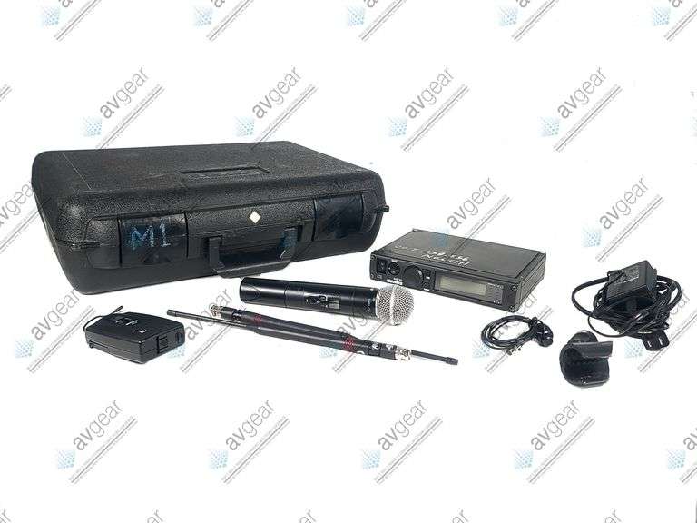 Shure ULXS4 (554-590MHz) Wireless Microphone Kit in Hard Carry Case