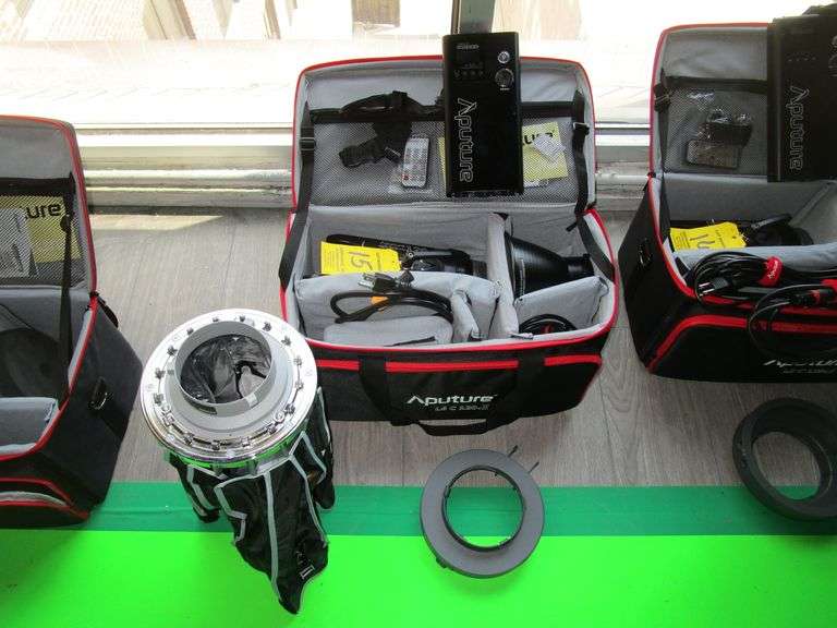 Aputure 120dII Light Storm COB Light w/ Light Dome and Case