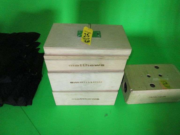 LOT Asst. Matthews Apple Boxes