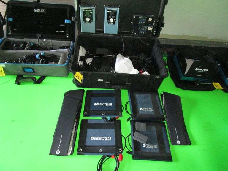 Intellytech Lite Cloth LC-120 Light Kit in Hard Case