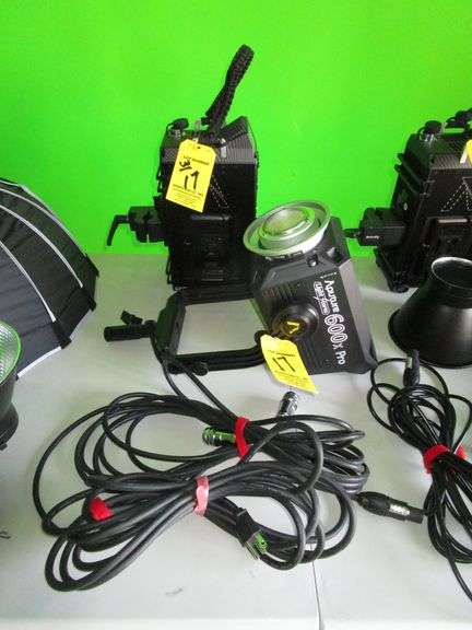 Aputure 600X Pro Light Storm Light w/ Ballast, Light Dome II Dome, Accessories, and Case