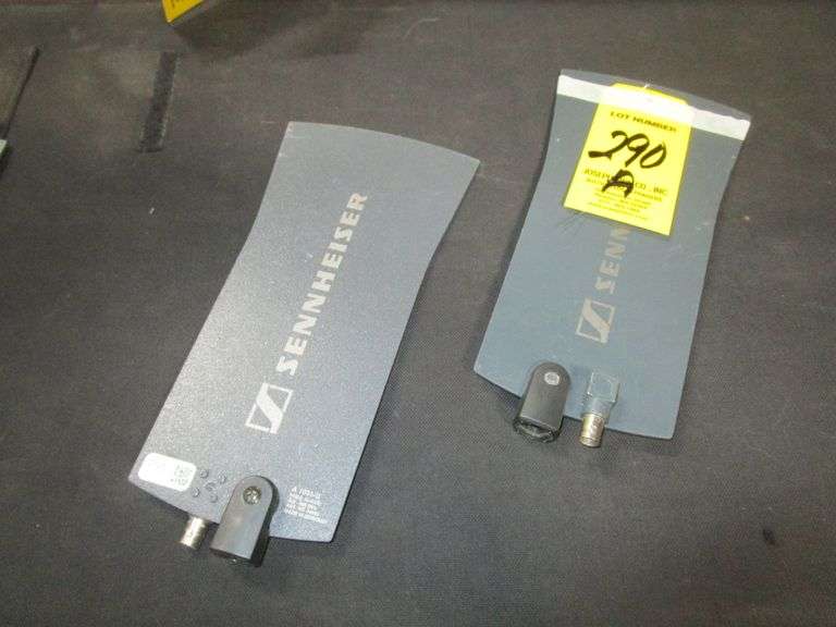LOT (2) Sennheiser A 1031-V Antennas