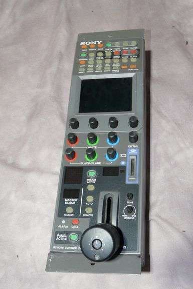 Sony HDC-1500 HD Fiber Color Camera with HDVF-C730W Studio Finder with Cable and Hood; HDCU-1000 HD 