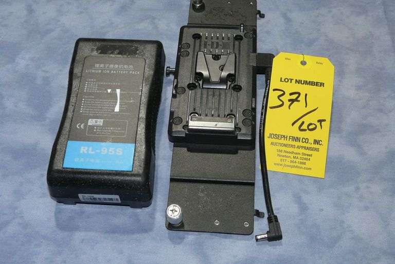 Lot (1) V MOUNT Battery Plate and (1) Rolux RL-95S Lithium Ion Battery Pack