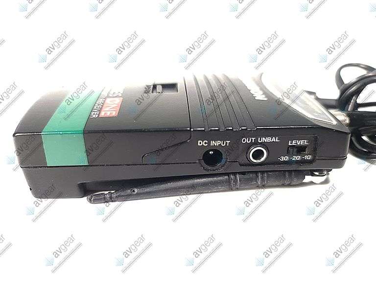 Samson UHF Series UT1 Beltpack & UM1 Receiver (801-805MHz) in Carrying Case