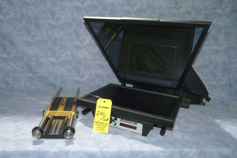 Autocue Master Series Mon-MSP/17SDI 17 Inch LED SDI/HDMI Prompter with Medium Wide Angle Hood and Pr