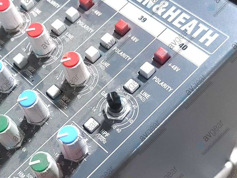 Allen & Heath GL2800 Analog Mixing Console w/ RPS11 Power Supply
Missing gain knob CH-40