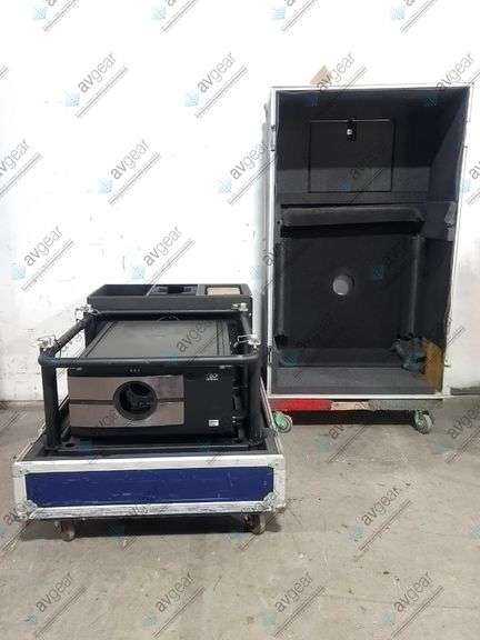Barco RLM-W8 8000 Lumen WUXGA 3 Chip DLP Projector (3720 Op Hours) w/ Accessories in Wheeled Hard Ro