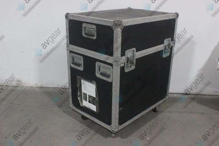 Martin Mac 600E 700W Moving Head Wash Light in Wheeled Hard Case (Fits 2 Lights)