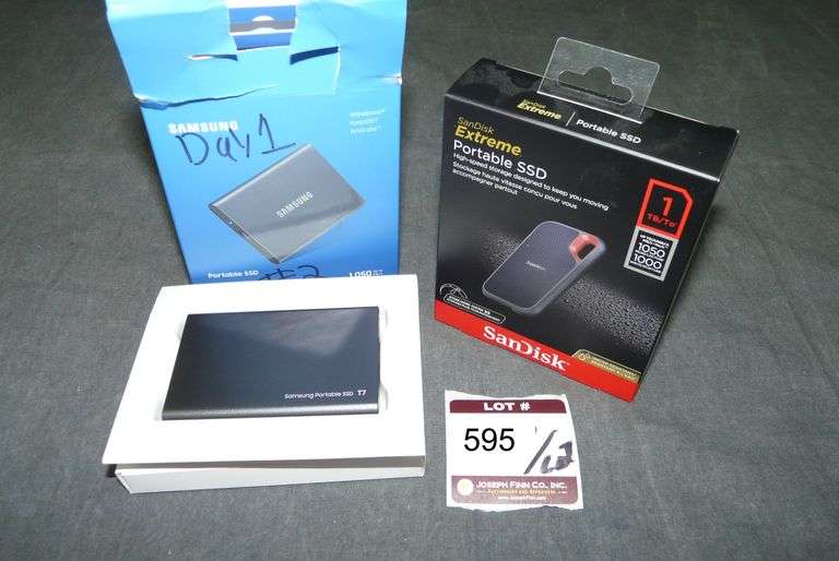 Lot (1) SanDisk SDSSDE61-1T00-G25 Extreme 1TB Portable SSD (New in Box) and (1) Samsung MU-PC1T0TPor