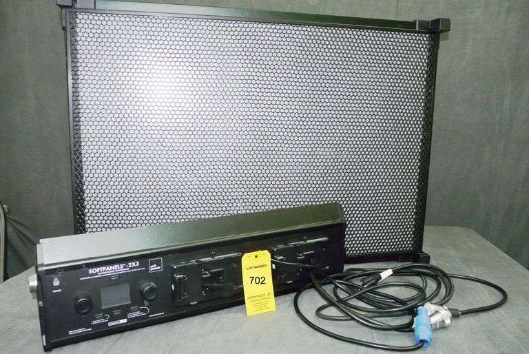 SoftPanels 2x3 Autocolor Matching LED Light Panel with Power Supply/Controller; Yoke Mount and Cable