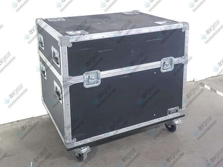 Armando Cases (2) [16x27x16] Custom Speaker Wheeled Road Case
Triangle Shaped Center Divider