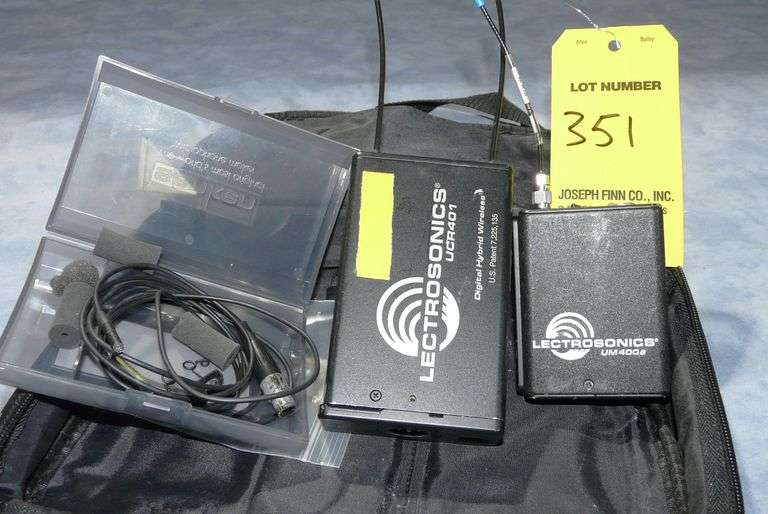 Lpot (1) Lectrosonics UM400a Beltpack Transmitter with (1) UCR401 Receiver and (1) Sanken ZCOS-11D P