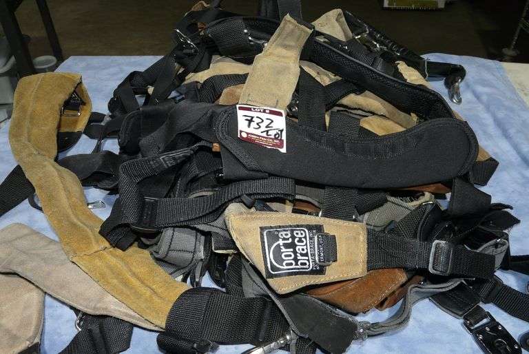 Lot Assorted Shoulder Straps in Bin