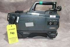 Sony HDC-1500 HD Fiber Color Camera with HDVF-C730W Studio Finder with Cable and Hood; HDCU-1000 HD 