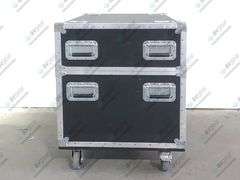 Armando Cases (2) [16x27x16] Custom Speaker Wheeled Road Case
Triangle Shaped Center Divider