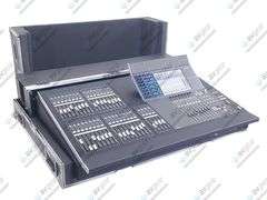 Yamaha M7CL-32 Digital Audio Mixing Console in Wheeled Hard Case