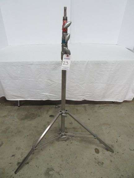 Norms Light Stand