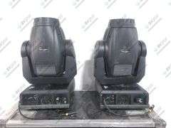(2) Martin MAC 2000 Wash XB Moving Head Lights in Wheeled Hard Case (2028/6014 Fixture Hours)