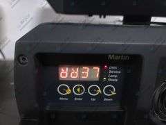 (2) Martin MAC 2000 Wash XB Moving Head Lights in Wheeled Hard Case (2028/6014 Fixture Hours)