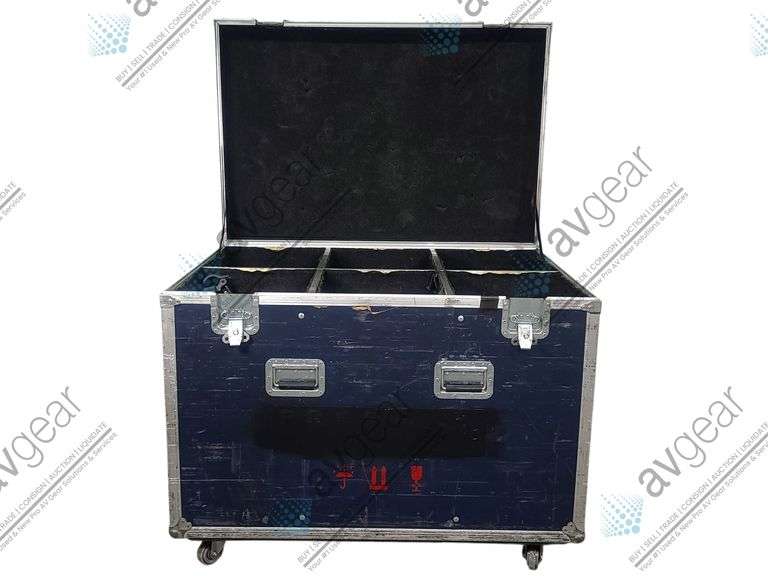 (12) ETC Source Four 750 Leko Lights in Wheeled Road Case