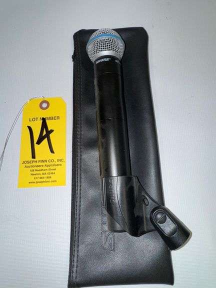Shure Beta 58A Mic w/ Soft Case