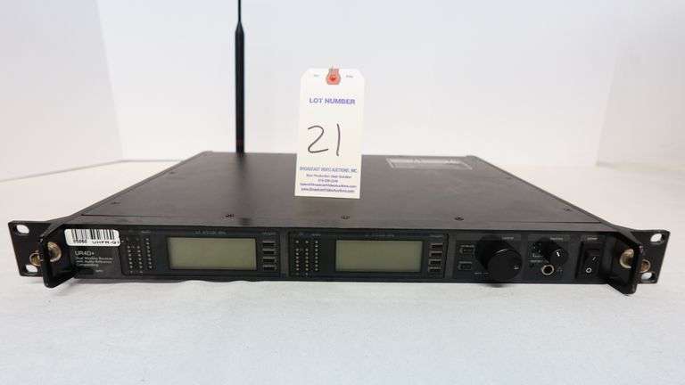 Shure UR4D+ G1 Dual Diversity UHF Wireless Microphone Receiver 470-530 MHz w/1-Antenna