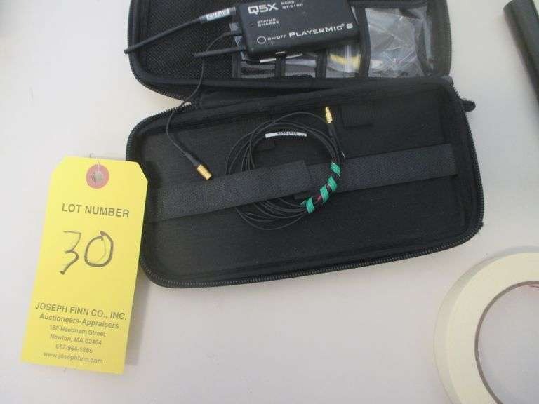 Q5X Model QT5 100PS Player Mic w/ Lav Mic Model 45561011 & Case