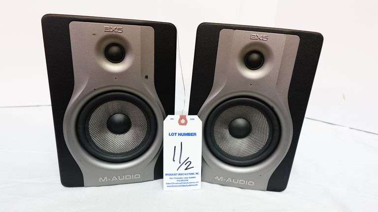M-Audio BX5 Carbon 5" Powered Studio Monitor Speakers-Pair