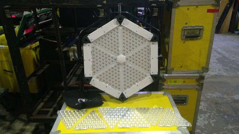 SumoLight SumoSpace One Complete Bi-Color LED Kit w/ Wide and Medium Lenses, Chimera 3' octabag wit