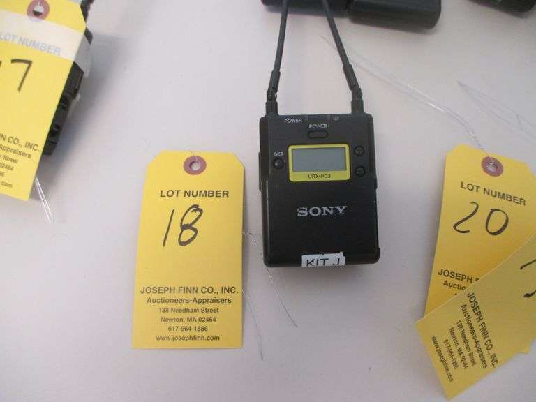 Sony URX-PO3 Receiver, Freq. 536.125 - 607.875 w/ (2) Antennas (Missing Battery Cover & Shoe Mount)