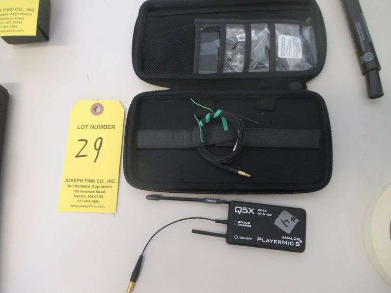 Q5X Model QT5 100PS Player Mic w/ Lav Mic Model 51860814 & Case