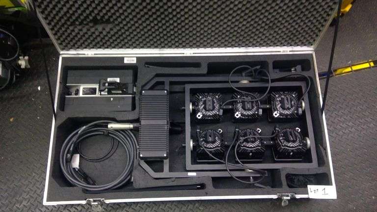 Digital Sputnik DS6 LED Modular Light System 1500-10000K dmx and wireless dmx handles w/ ATA Port. R