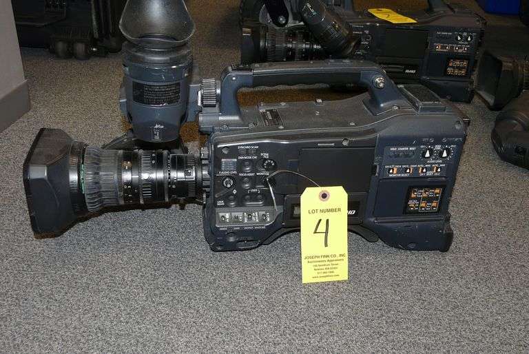 Panasonic AG-HPX370P P2 HD Camcorder with Viewfinder and Fujinon XT17x4.5BRM-K14 Lens