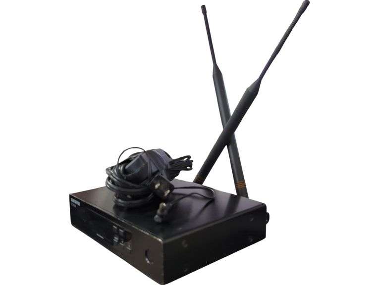 Shure QLXD4 Digital Wireless Receiver w/ (2) Antenna (H50 534-598 MHz)