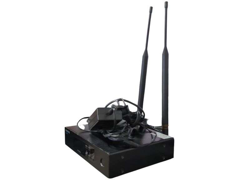 Shure QLXD4 Digital Wireless Receiver w/ (2) Antenna (H50 534-598 MHz)