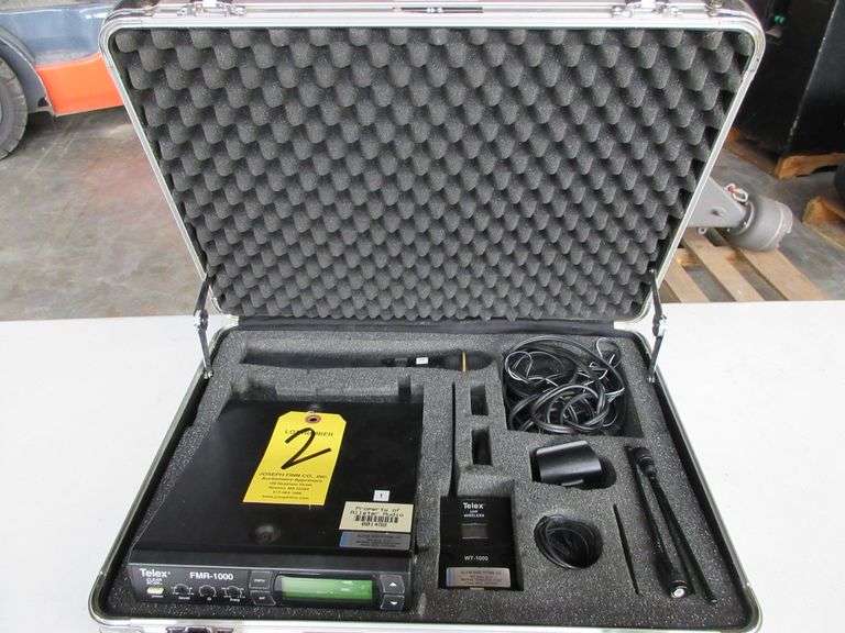 Telex FMR-1000 Clear Scan Wireless Mic Kit w/ Telex B WT-1000 UHF Belt Pack Transmitter, Telex FMR-1