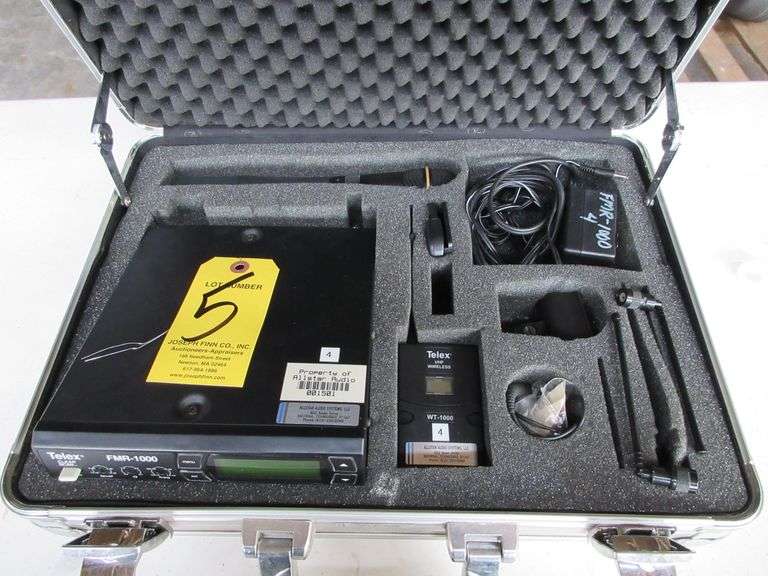 Telex FMR-1000 Clear Scan Wireless Mic Kit w/ Telex B WT-1000 UHF Belt Pack Transmitter, Telex FMR-1
