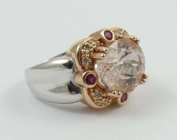 LADIES' UNIQUE GEMSTONE RING