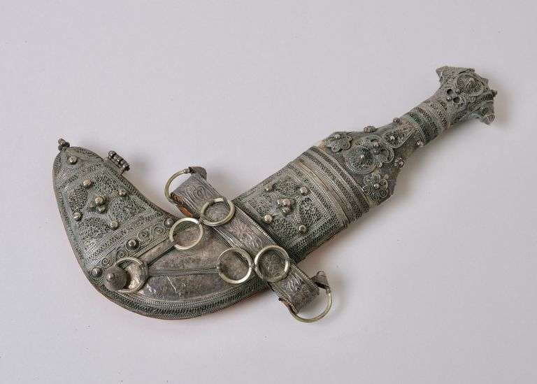 ISLAMIC SILVER MOUNTED DAGGER