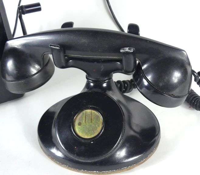 CIRCA 1930'S TELEPHONE