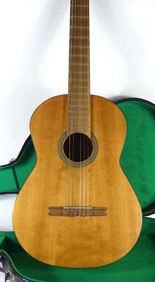 KAMOURASKA CLASSICAL GUITAR