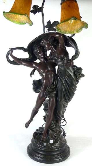 IMPRESSIVE TABLE LAMP