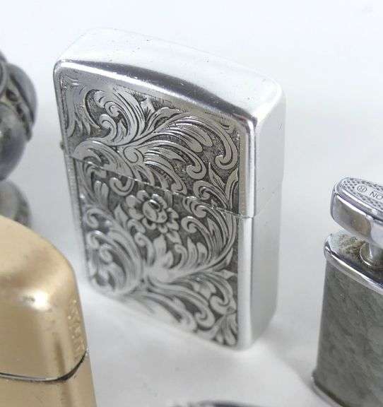 POCKET KNIVES & LIGHTERS