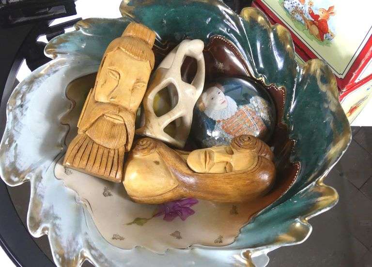 CURIOS & COLLECTIBLES