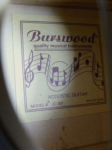 ACOUSTIC GUITAR