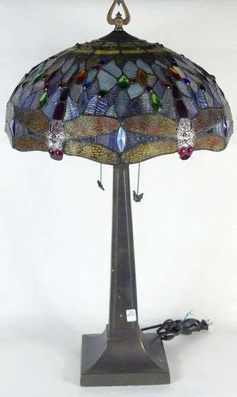 TIFFANY STYLE TABLE LAMP