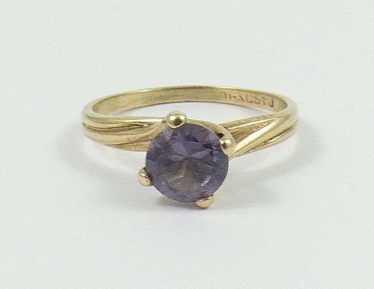 LADIES' RING