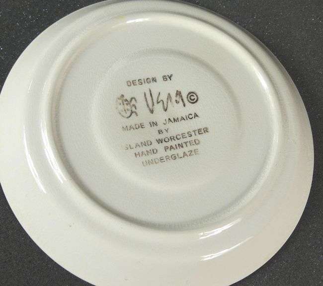 VERA NEUMANN SUNFLOWER PATTERN DINNERWARE